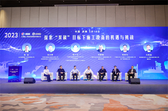 壹葡ONEBETS娛樂城：助力“雙碳”，藍擎重工百台新能源重卡項目簽約