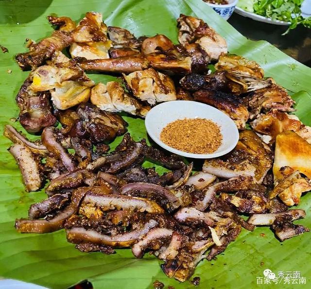 {娛樂城}(西双版纳美食一条街)